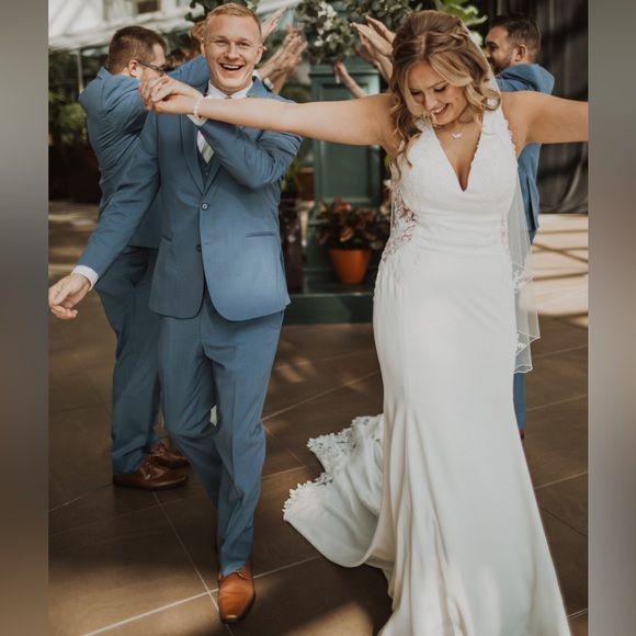 Essence of Australia Wedding Dress - Picture 5 of 7